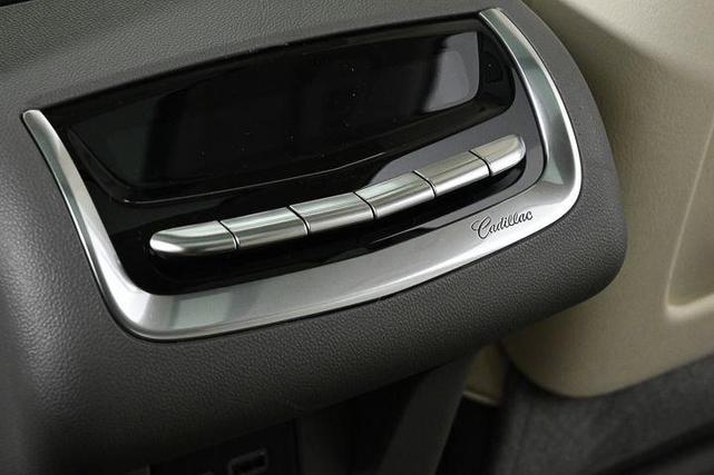 Photo of 2025 White Cadillac XT6