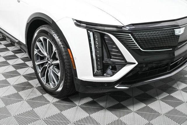 Photo of 2025 White Cadillac LYRIQ
