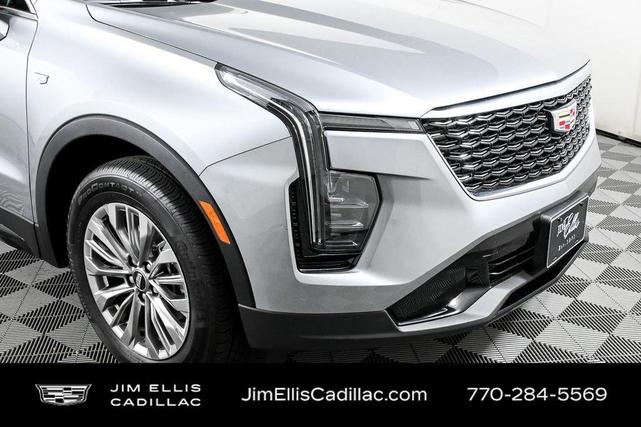 Photo of 2025 Silver Metallic Cadillac XT4