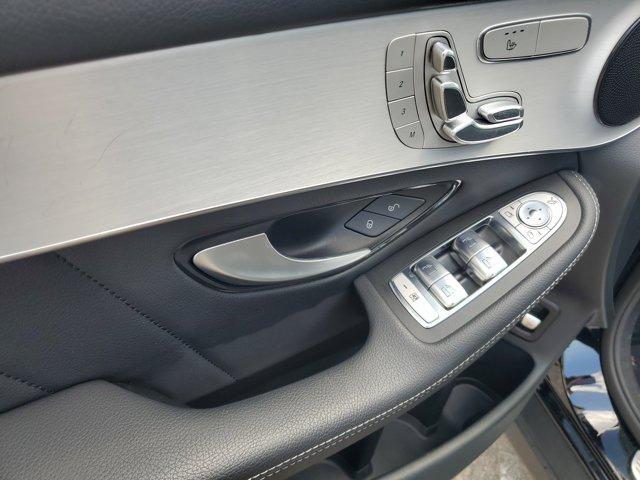 Photo of 2022 Black Mercedes-Benz GLC 300