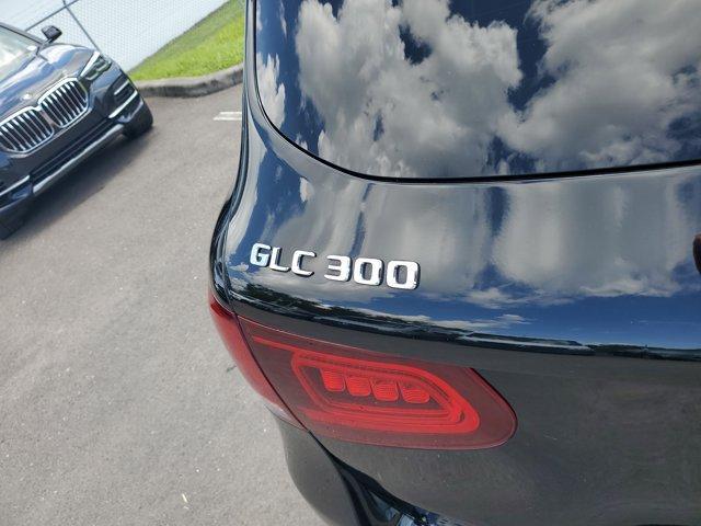 Photo of 2022 Black Mercedes-Benz GLC 300