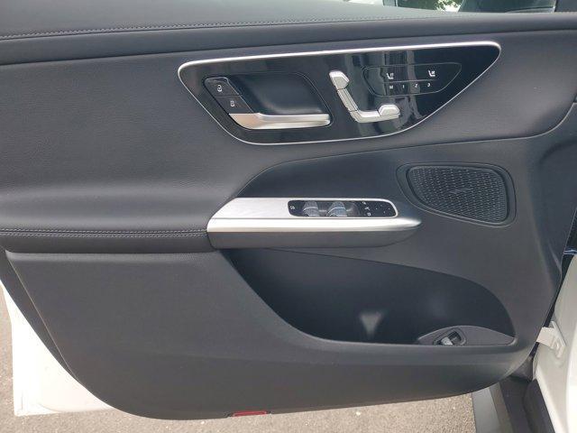 Photo of 2026 Polar White Mercedes-Benz GLC 300