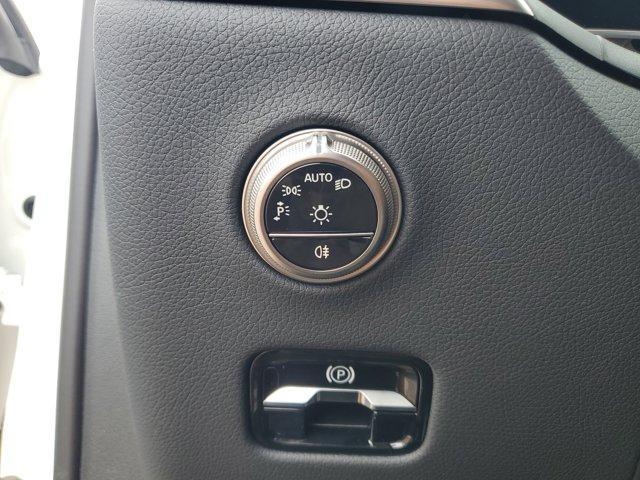 Photo of 2026 Polar White Mercedes-Benz GLC 300