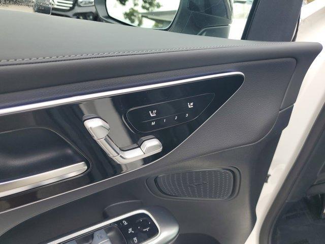 Photo of 2026 Polar White Mercedes-Benz GLC 300
