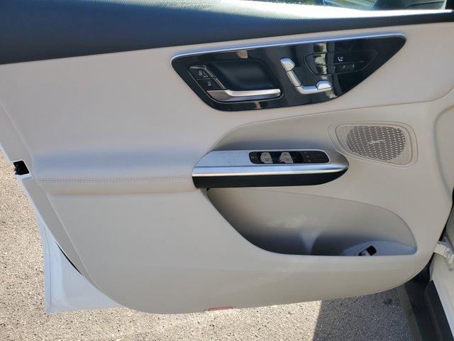 Photo of 2025 Polar White Mercedes-Benz GLC 350e