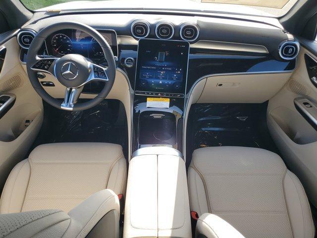 Photo of 2025 Polar White Mercedes-Benz GLC 350e