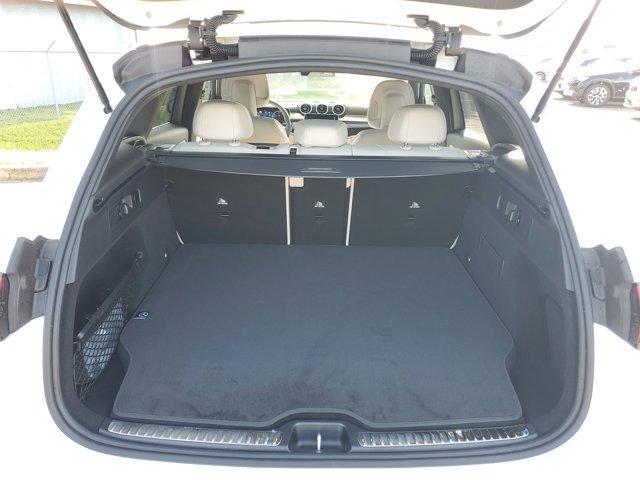 Photo of 2025 Polar White Mercedes-Benz GLC 350e