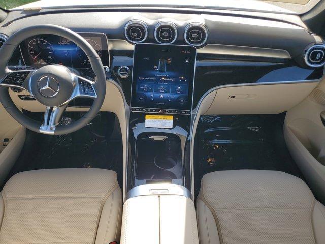 Photo of 2025 Polar White Mercedes-Benz GLC 350e
