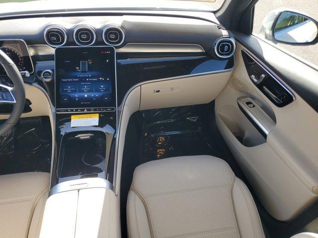 Photo of 2025 Polar White Mercedes-Benz GLC 350e