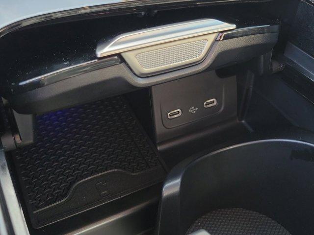 Photo of 2025 Polar White Mercedes-Benz C-Class