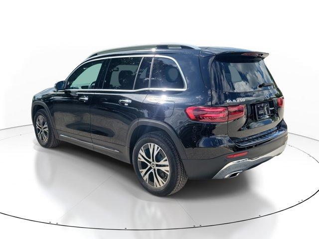 Photo of 2025 Mercedes-Benz GLB 250