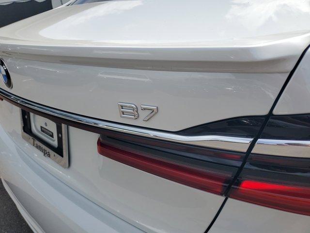 Photo of 2022 Mineral White Metallic BMW ALPINA B7