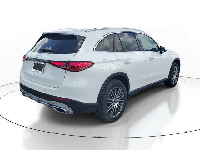 Photo of 2025 Polar White Mercedes-Benz GLC 300