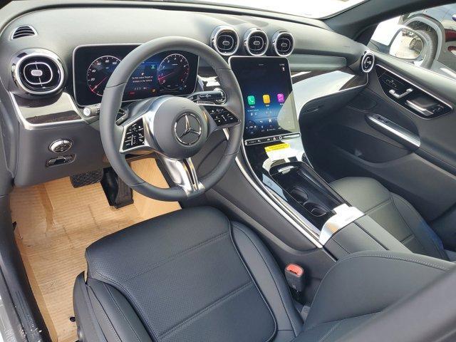 Photo of 2025 Polar White Mercedes-Benz GLC 300