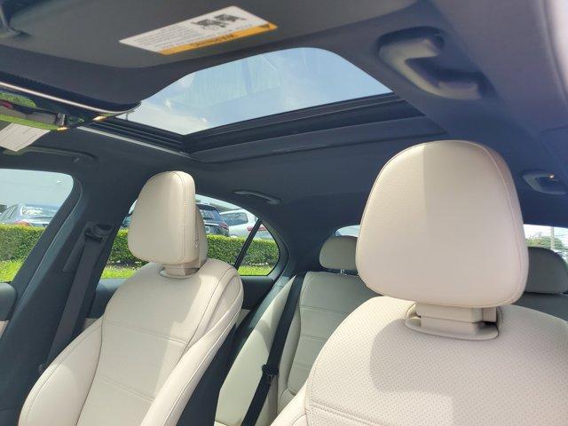 Photo of 2022 Polar White Mercedes-Benz C-Class