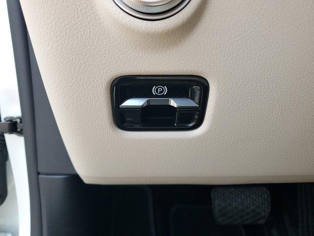 Photo of 2022 Polar White Mercedes-Benz C-Class
