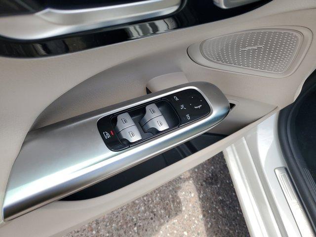 Photo of 2022 Polar White Mercedes-Benz C-Class