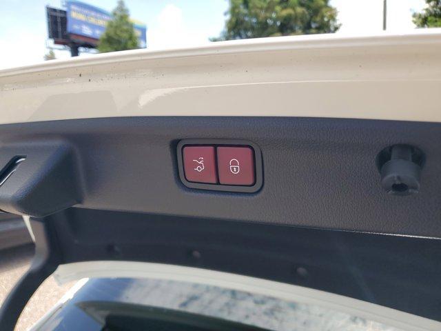 Photo of 2022 Polar White Mercedes-Benz C-Class