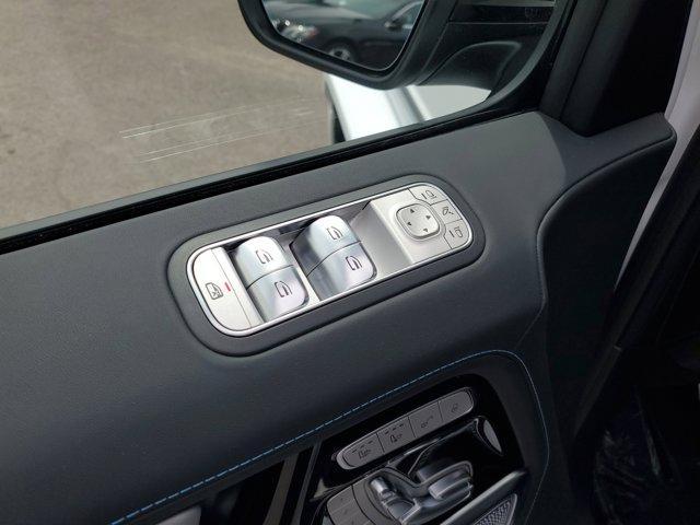 Photo of 2025 White Mercedes-Benz G-Class