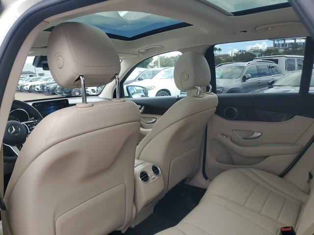 Photo of 2022 Polar White Mercedes-Benz GLC 300