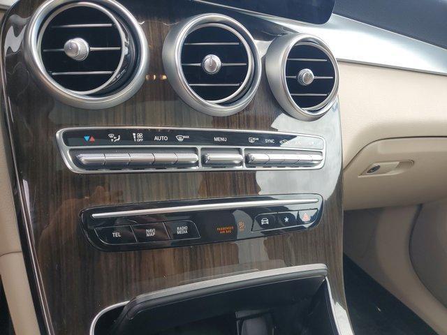 Photo of 2022 Polar White Mercedes-Benz GLC 300