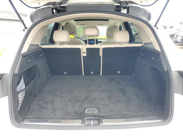 Photo of 2022 Polar White Mercedes-Benz GLC 300