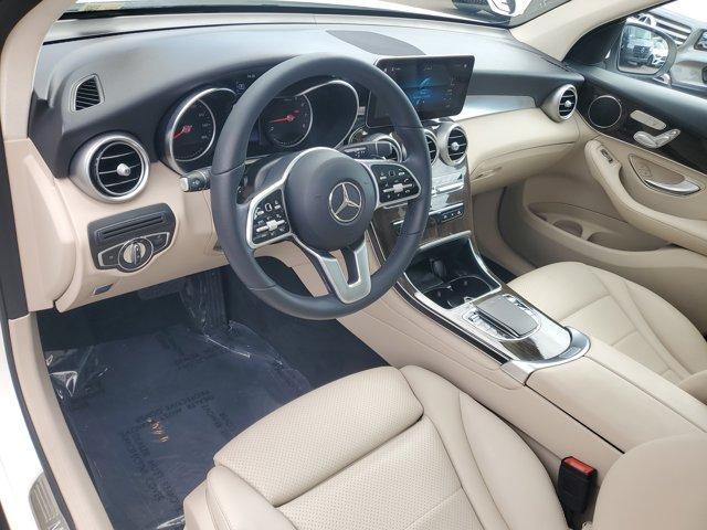 Photo of 2022 Polar White Mercedes-Benz GLC 300