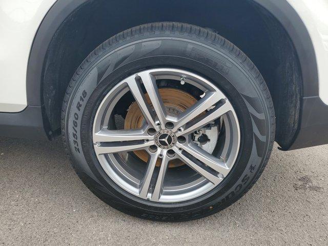 Photo of 2022 Polar White Mercedes-Benz GLC 300