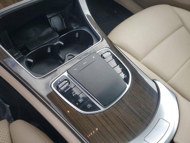 Photo of 2022 Polar White Mercedes-Benz GLC 300
