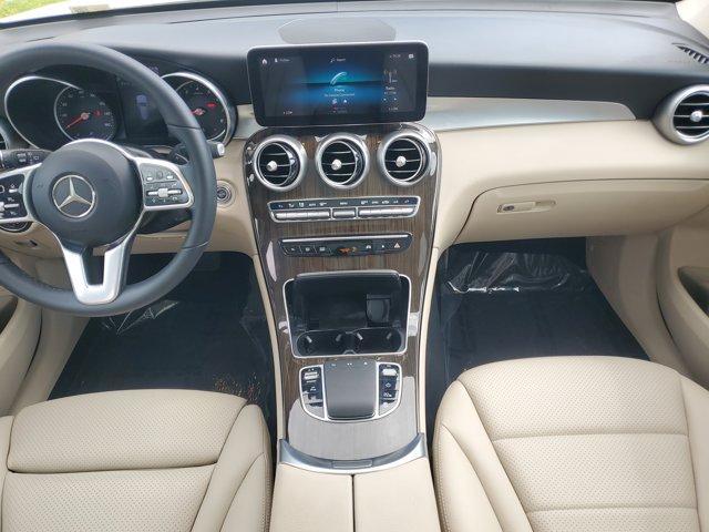 Photo of 2022 Polar White Mercedes-Benz GLC 300