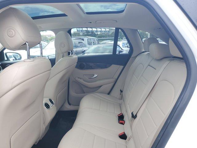 Photo of 2022 Polar White Mercedes-Benz GLC 300