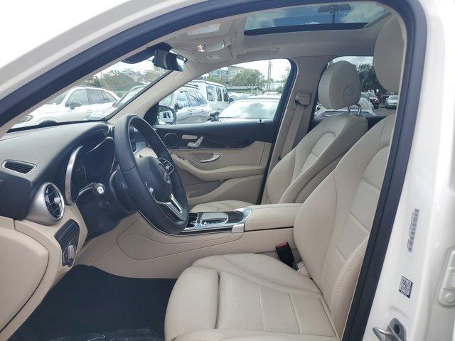 Photo of 2022 Polar White Mercedes-Benz GLC 300