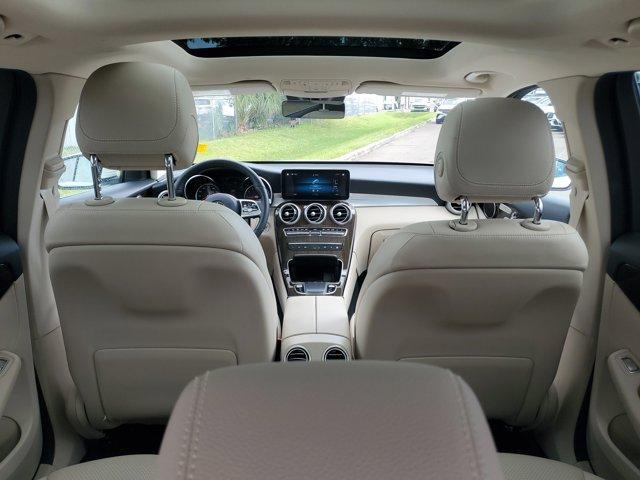 Photo of 2022 Polar White Mercedes-Benz GLC 300