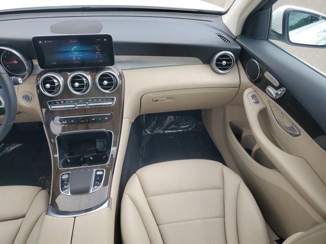 Photo of 2022 Polar White Mercedes-Benz GLC 300
