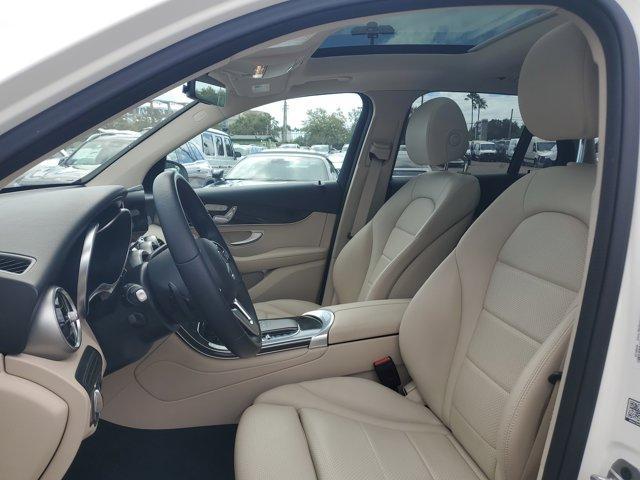 Photo of 2022 Polar White Mercedes-Benz GLC 300
