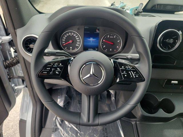 Photo of 2025 922 Mercedes-Benz Sprinter 2500