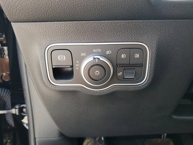 Photo of 2025 Midnight Black Mercedes-Benz GLB 250