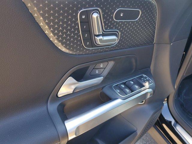 Photo of 2025 Midnight Black Mercedes-Benz GLB 250