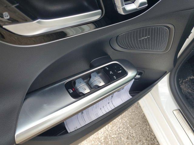 Photo of 2025 Polar White Mercedes-Benz C-Class