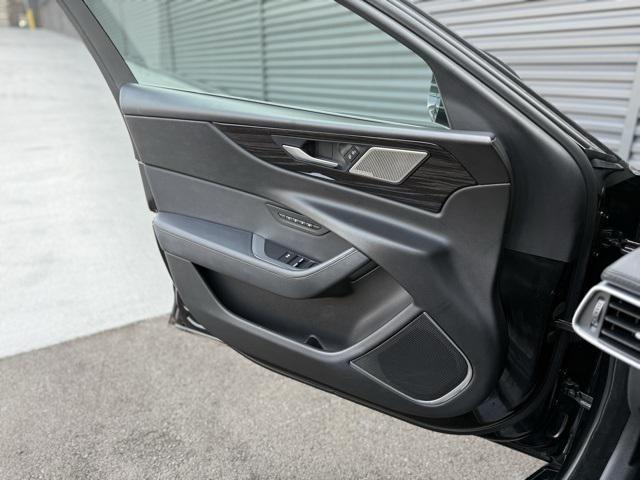 Photo of 2020 Santorini Black Metallic Jaguar XE