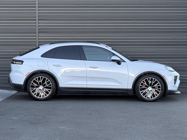 Photo of 2025 Ice Grey Metallic Porsche Macan