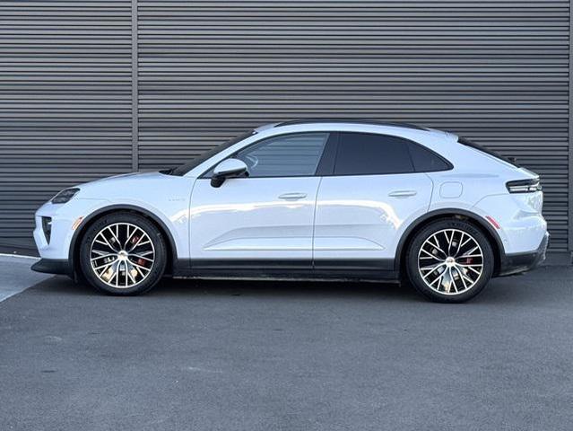 Photo of 2025 Ice Grey Metallic Porsche Macan