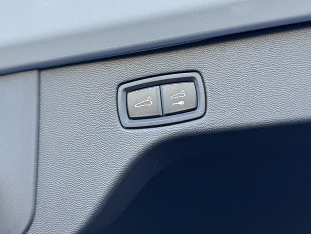 Photo of 2025 Ice Grey Metallic Porsche Macan