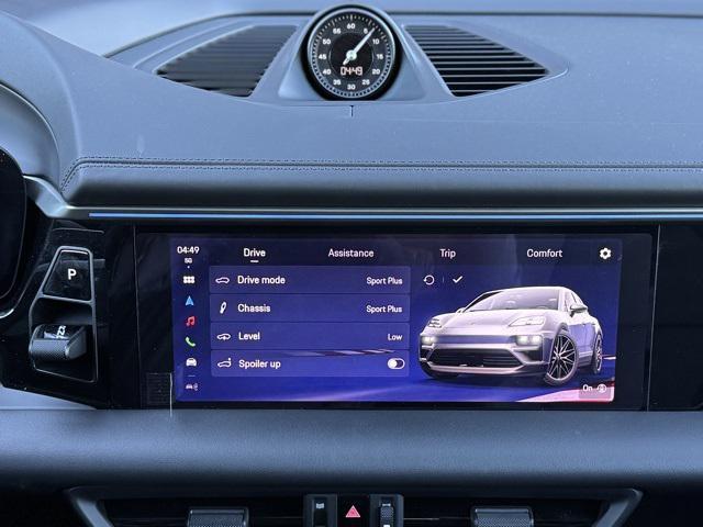Photo of 2025 Ice Grey Metallic Porsche Macan
