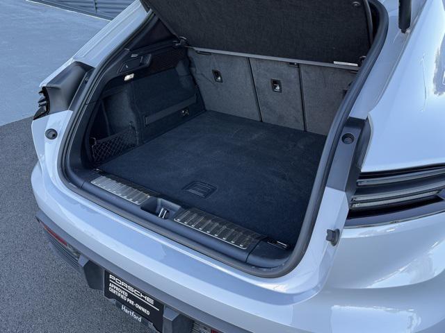 Photo of 2025 Ice Grey Metallic Porsche Macan