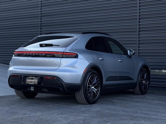Photo of 2025 Dolomite Silver Metallic Porsche Macan