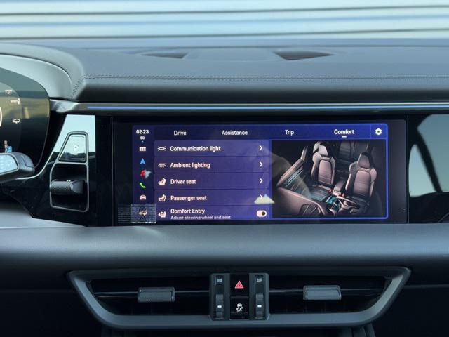 Photo of 2025 Dolomite Silver Metallic Porsche Macan