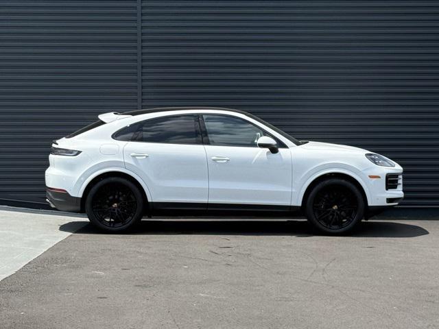 Photo of 2025 White Porsche Cayenne