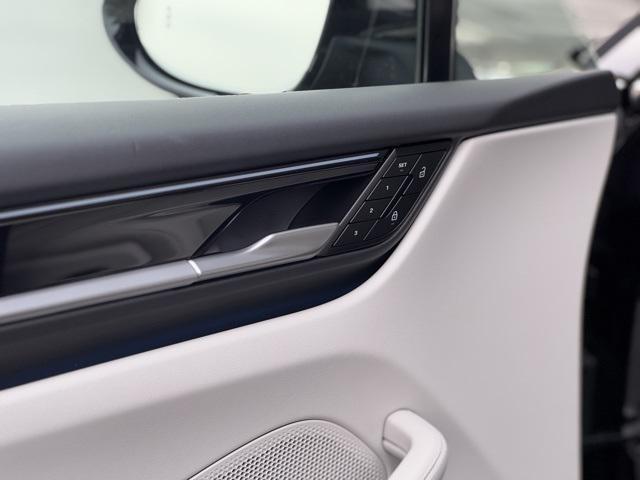 Photo of 2025 Jet Black Metallic Porsche Macan