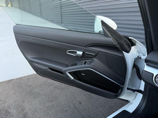 Photo of 2025 White Porsche 718 Cayman